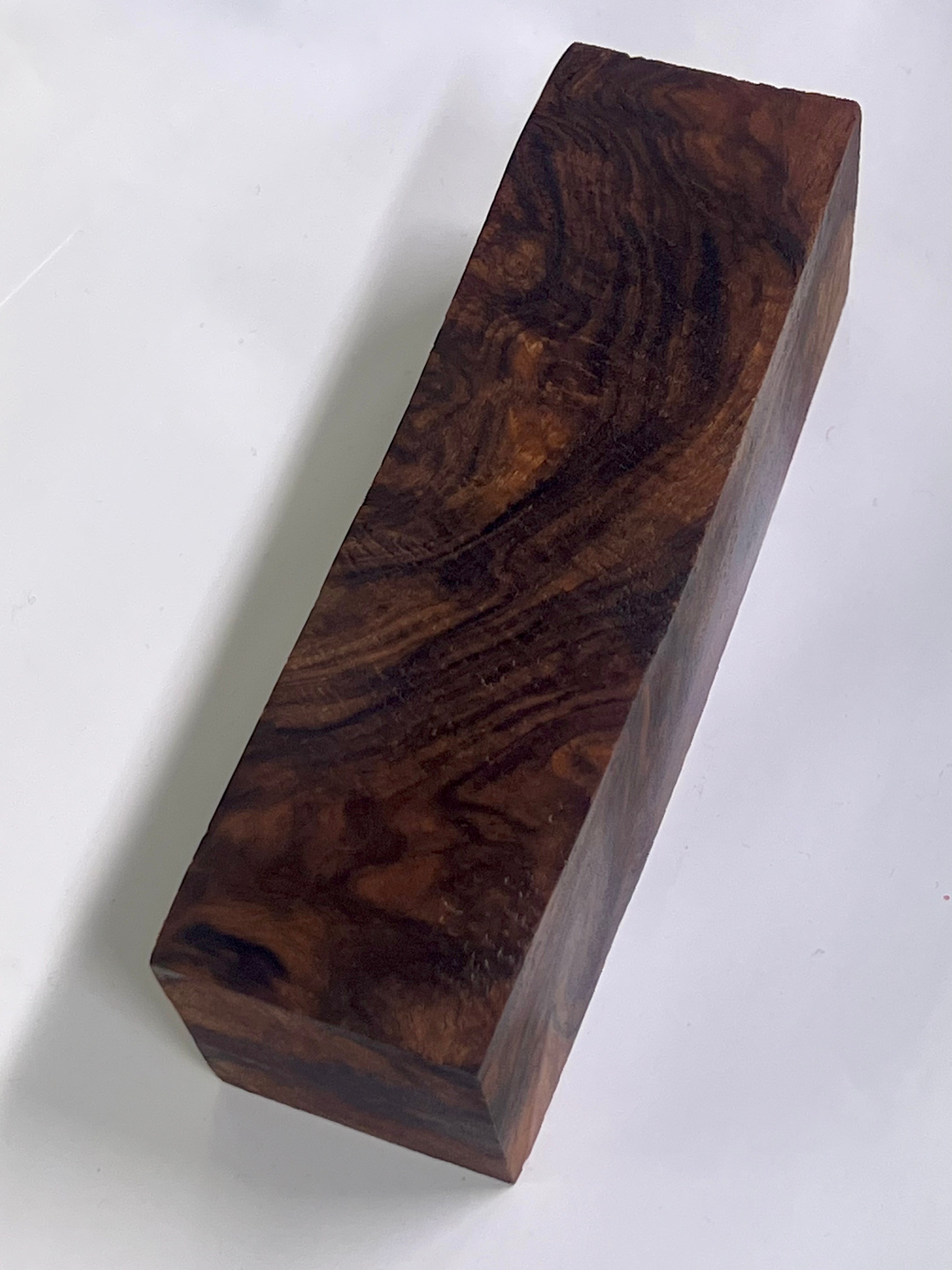 Pieza de madera para culata de nogal premium