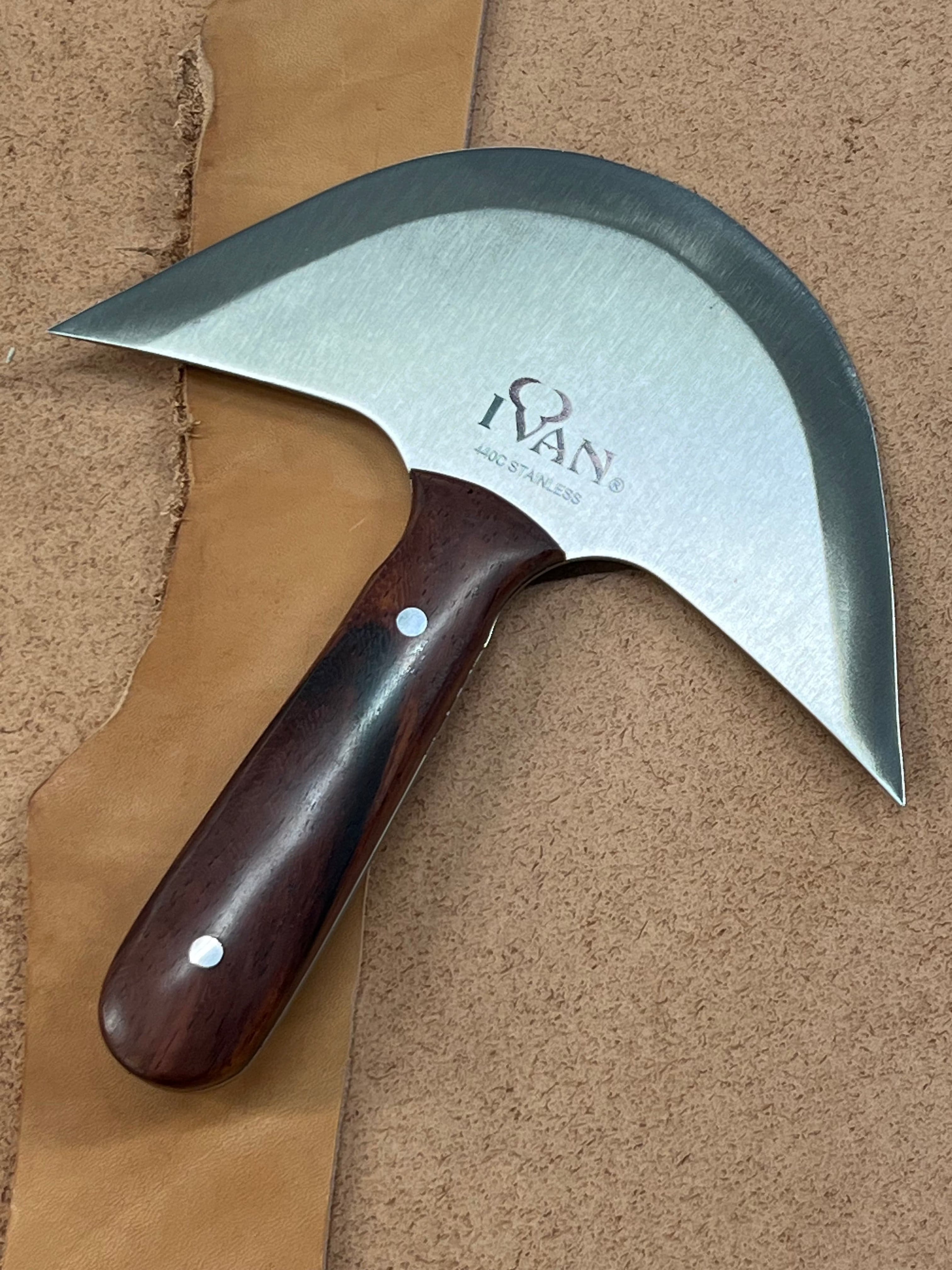 Cuchillo de media luna estilo francés