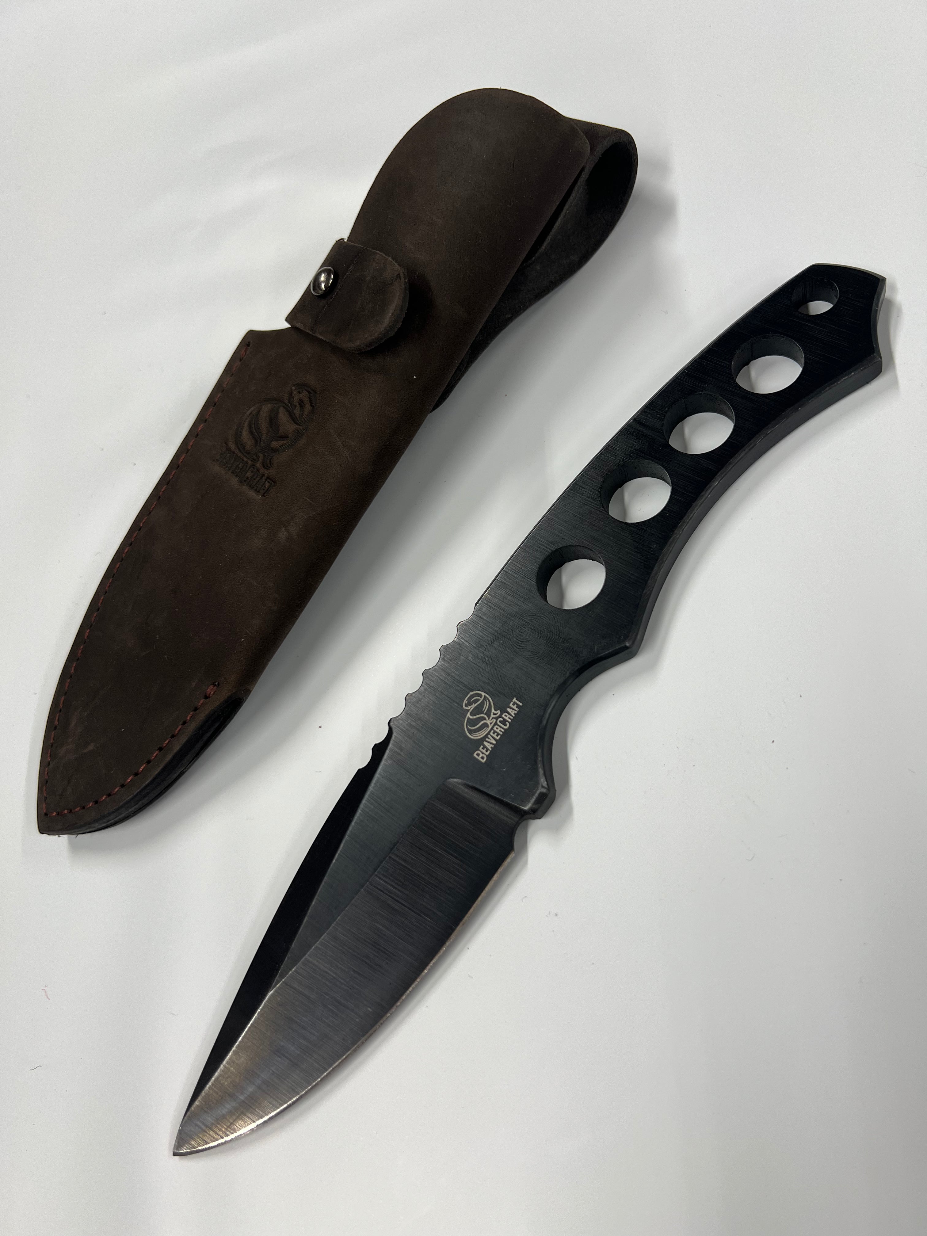 Cuchillo esqueleto SNK2 con funda de cuero