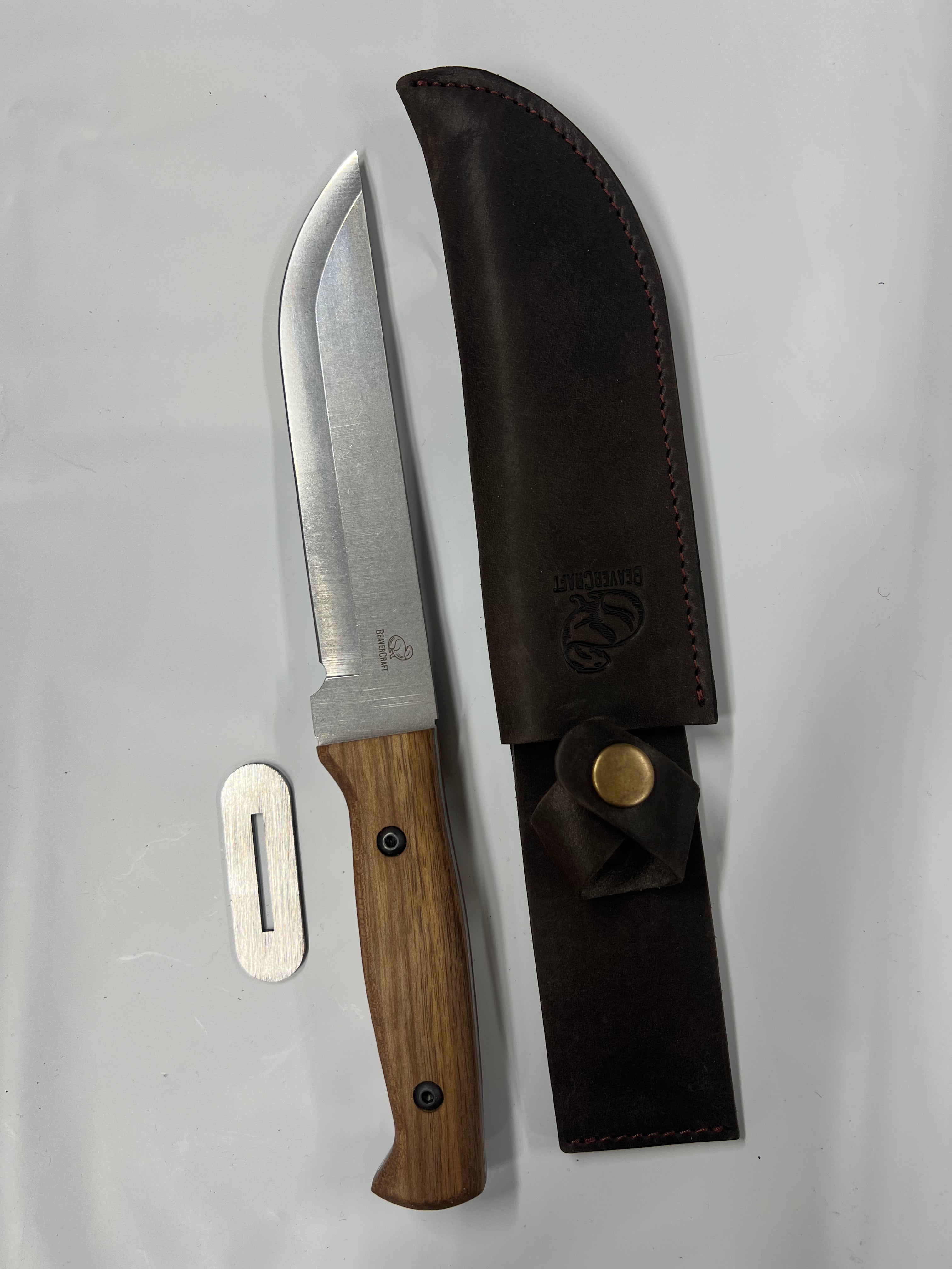 Cuchillo táctico ucraniano Bowie TLK1 con funda de cuero