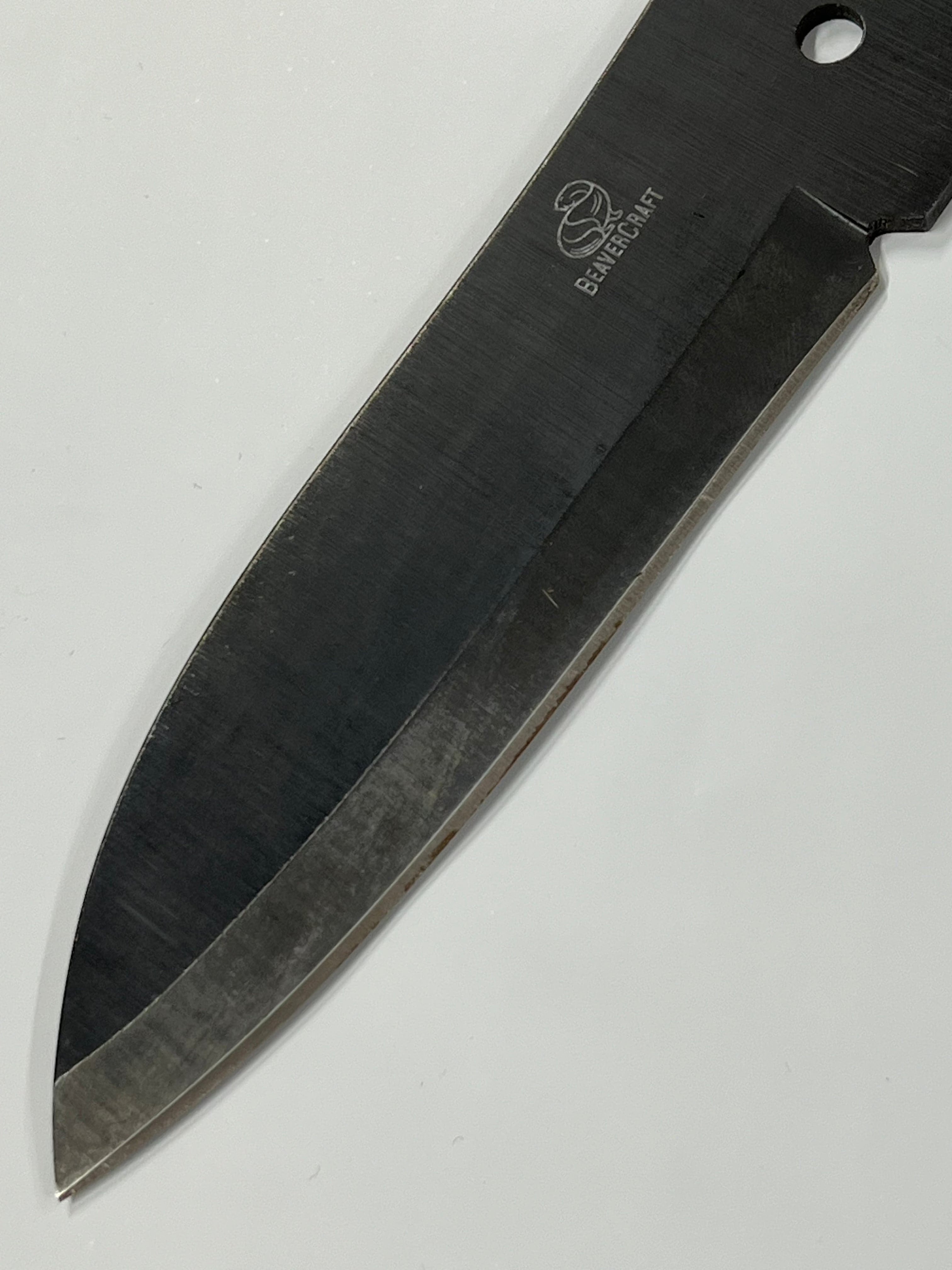 Hoja de cuchillo Bushcraft BSH5 con tornillos