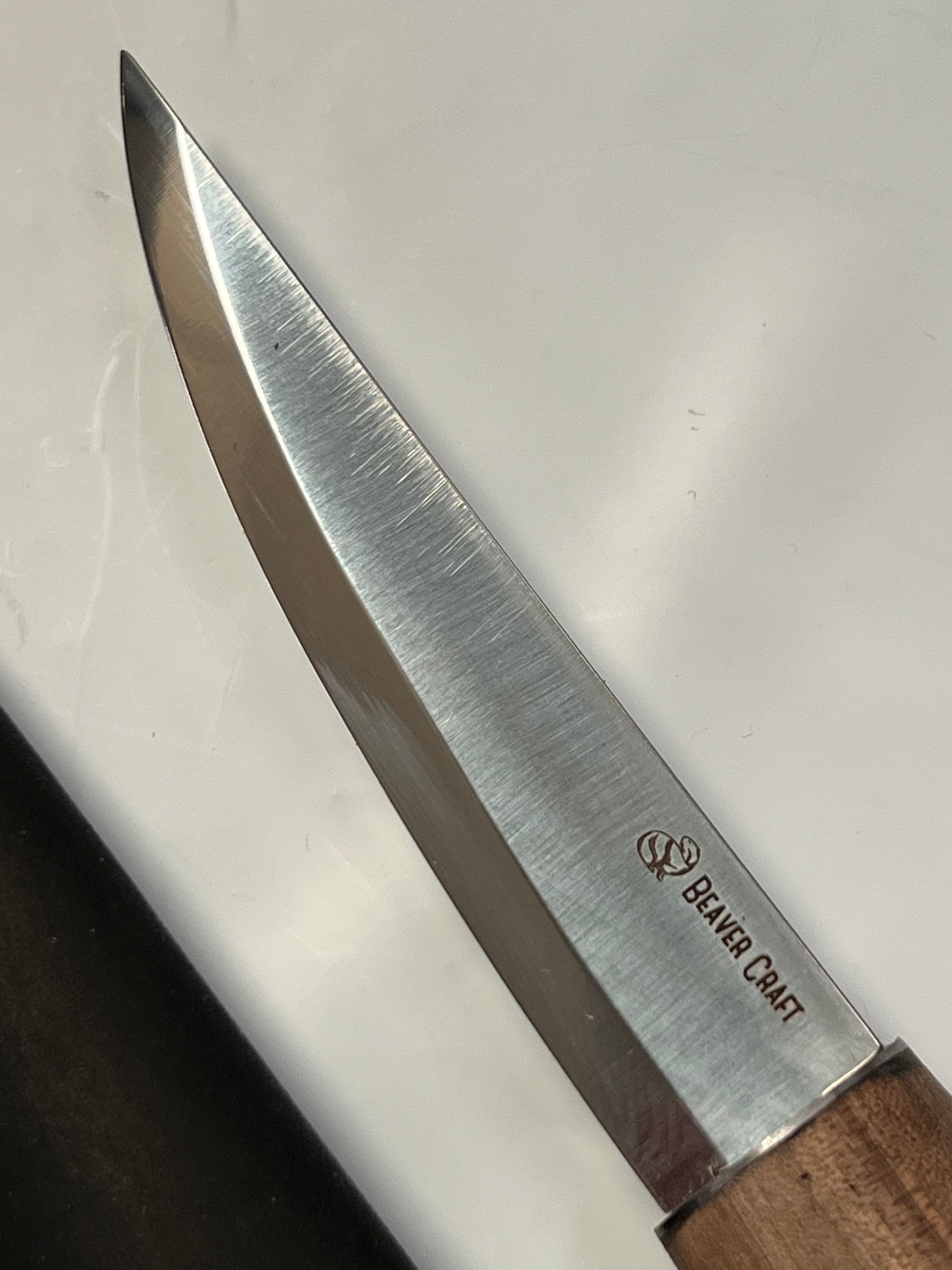 Cuchillo para tallado en madera 78mm C4X con funda de cuero Beaver Craft