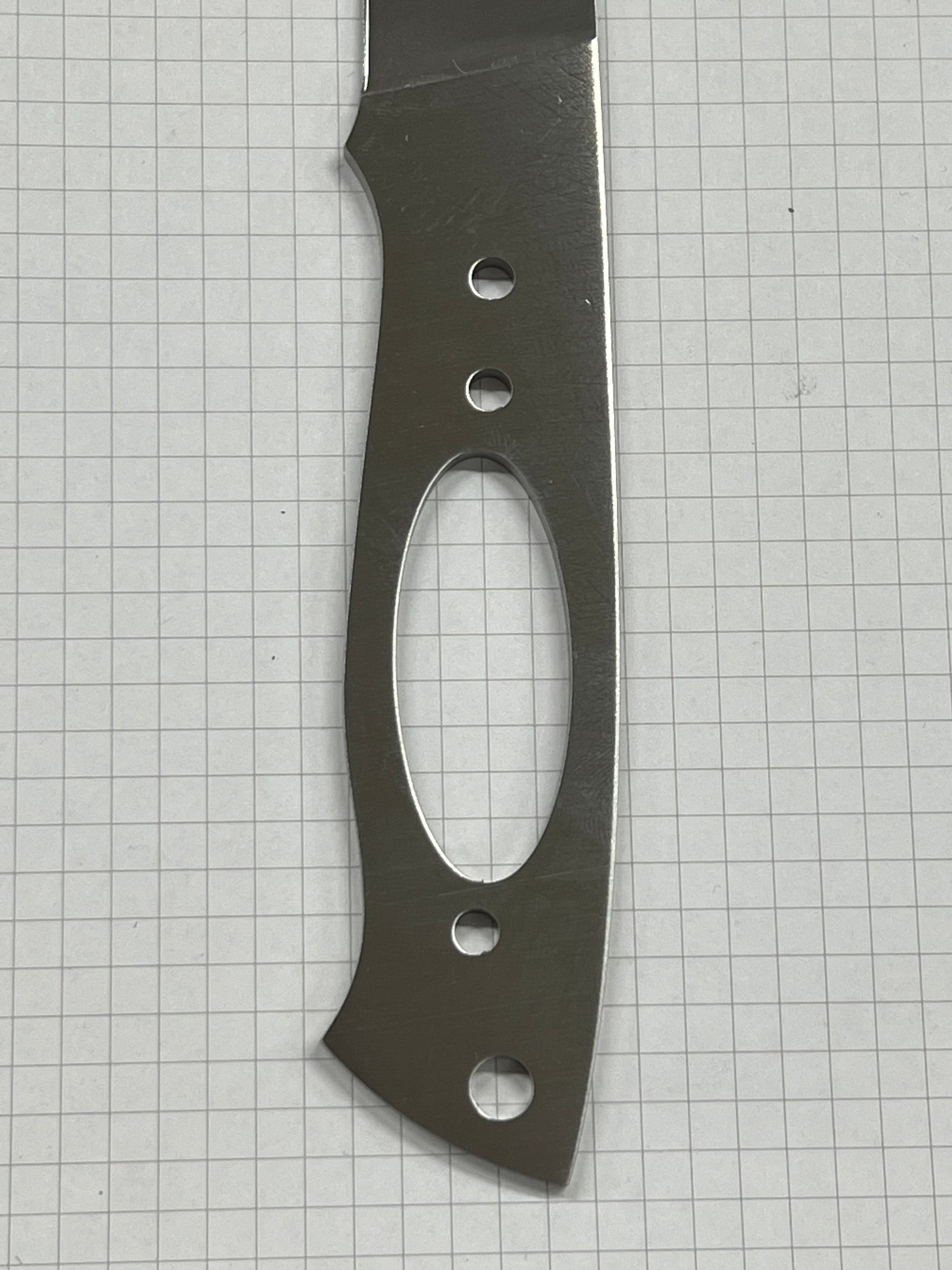 Hoja de cuchillo de acero inoxidable Brisa Trapper 95 Flat N690