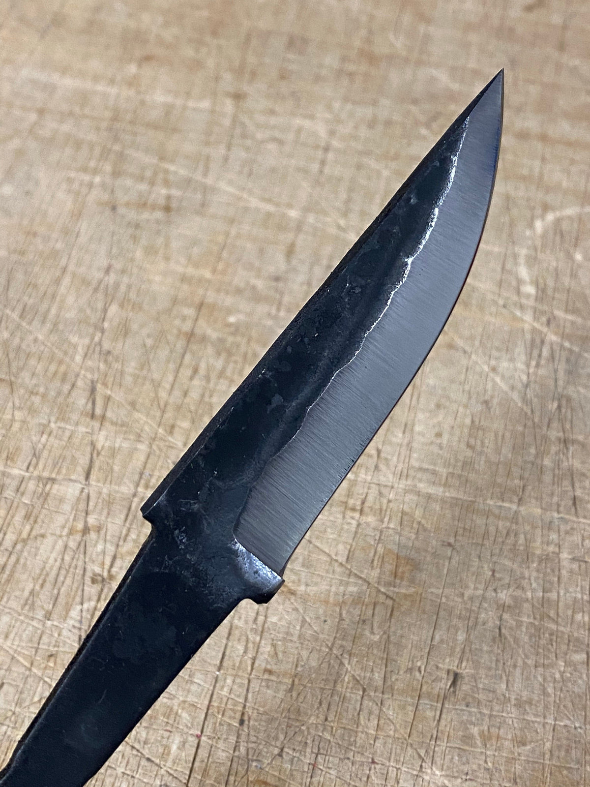 Hoja de cuchillo de 75 mm con acabado martillado