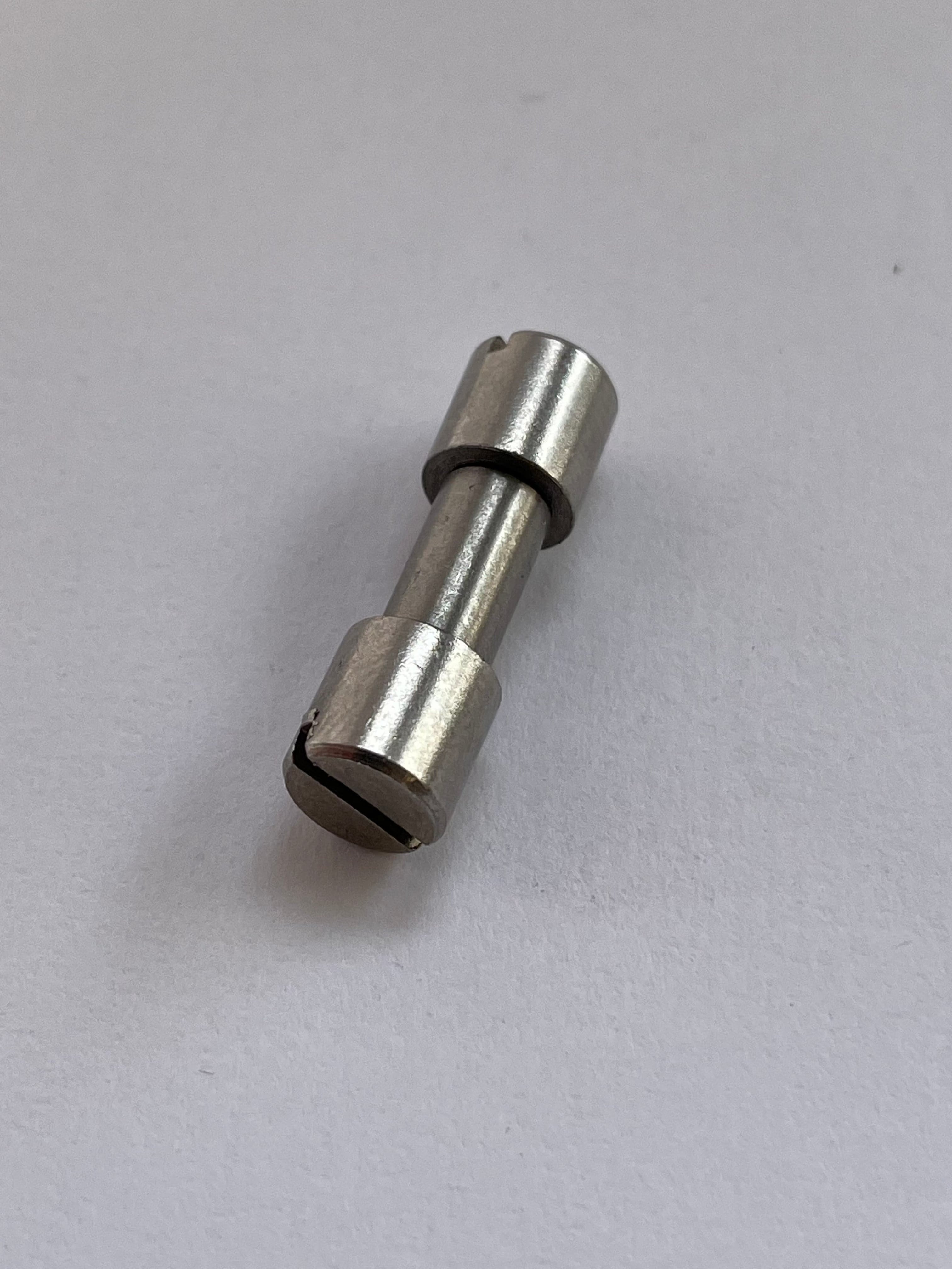 Tornillo Corby
