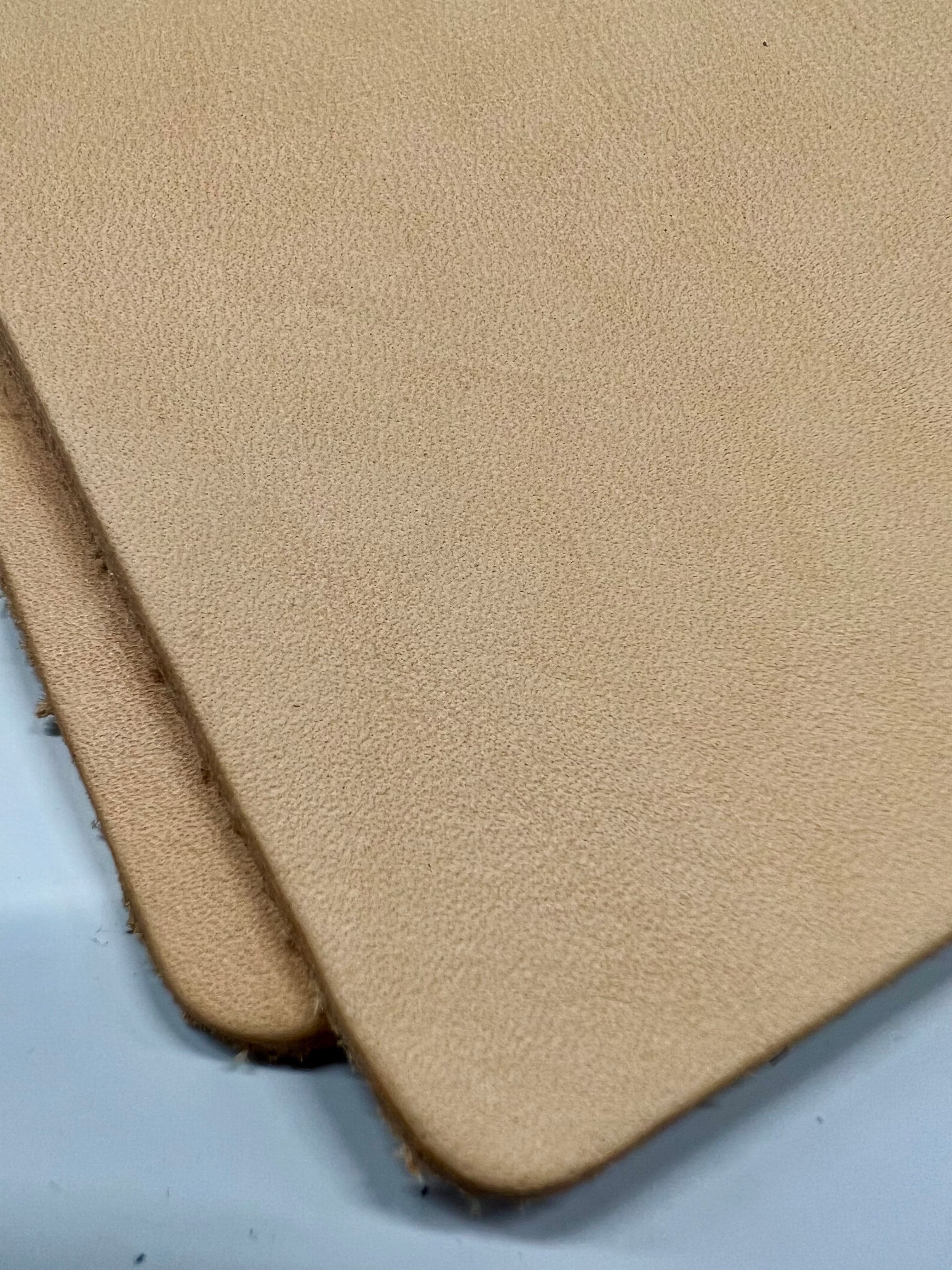 Cuero para fundas: Cuero natural sin teñir 31x31cm