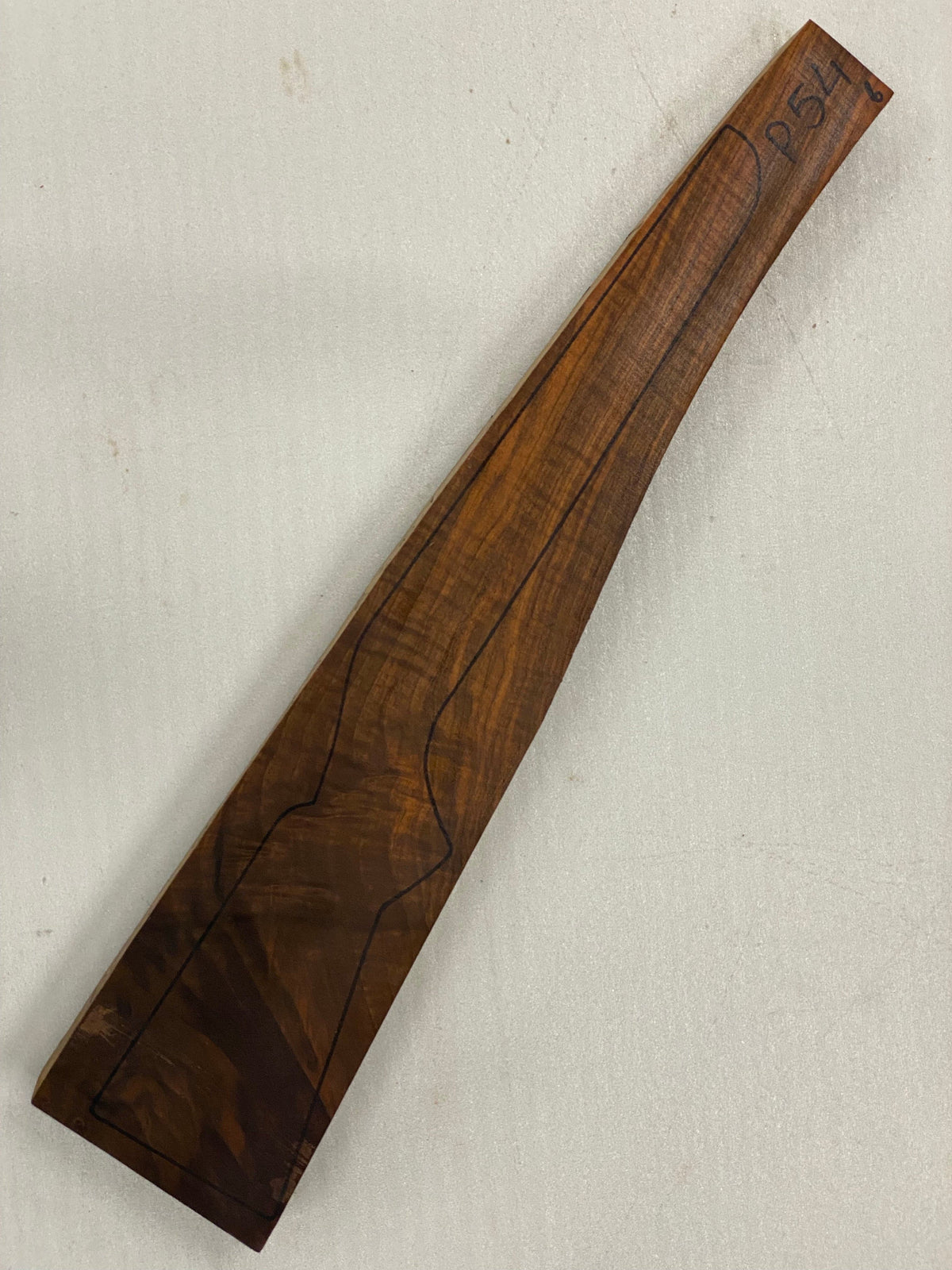 Culata de nogal turco grado 4 P-54