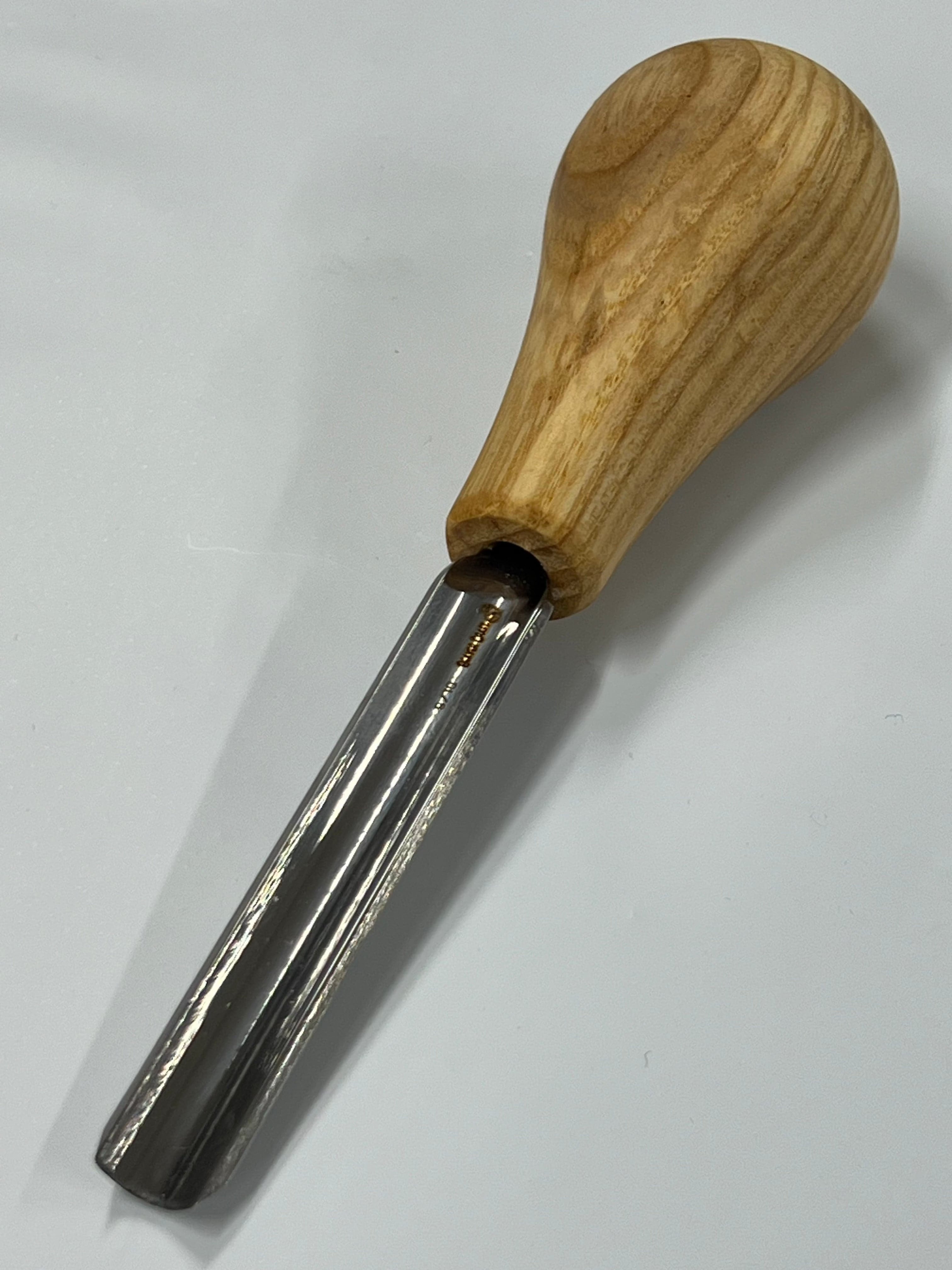 Formón de talla 75x10 mm, recto y redondeado, P9/10 con mango de bola