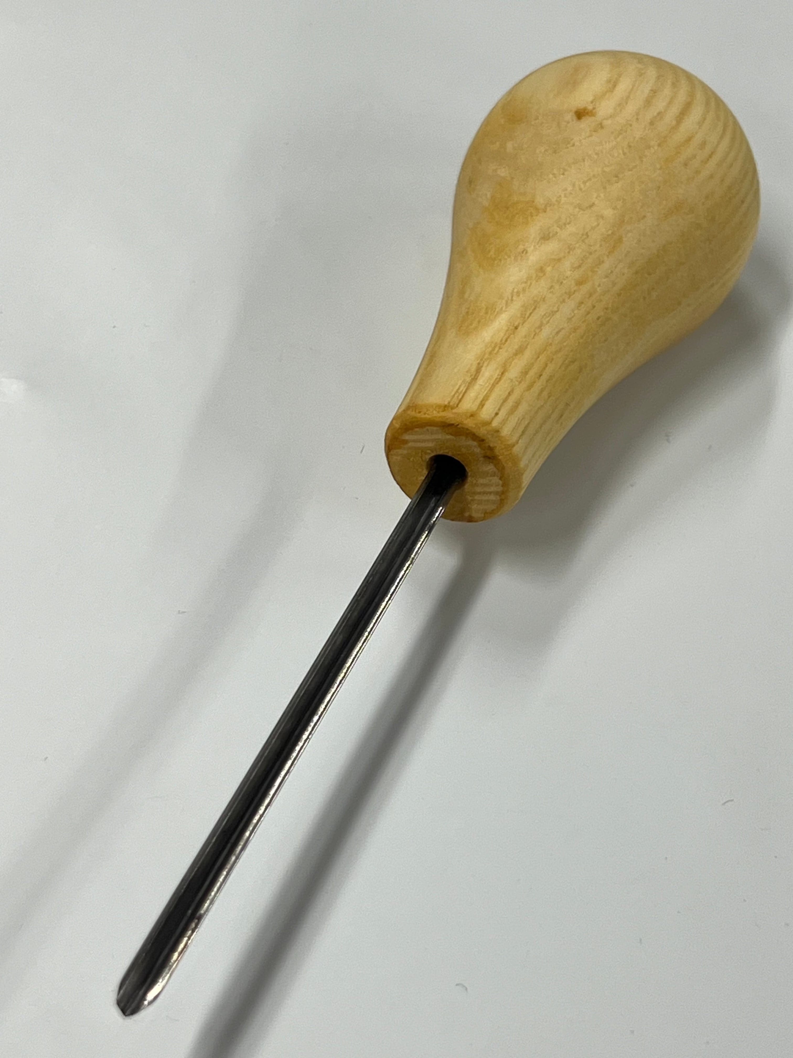 BeaverCraft P12/02 Gubia en V de 2 mm con mango de bola