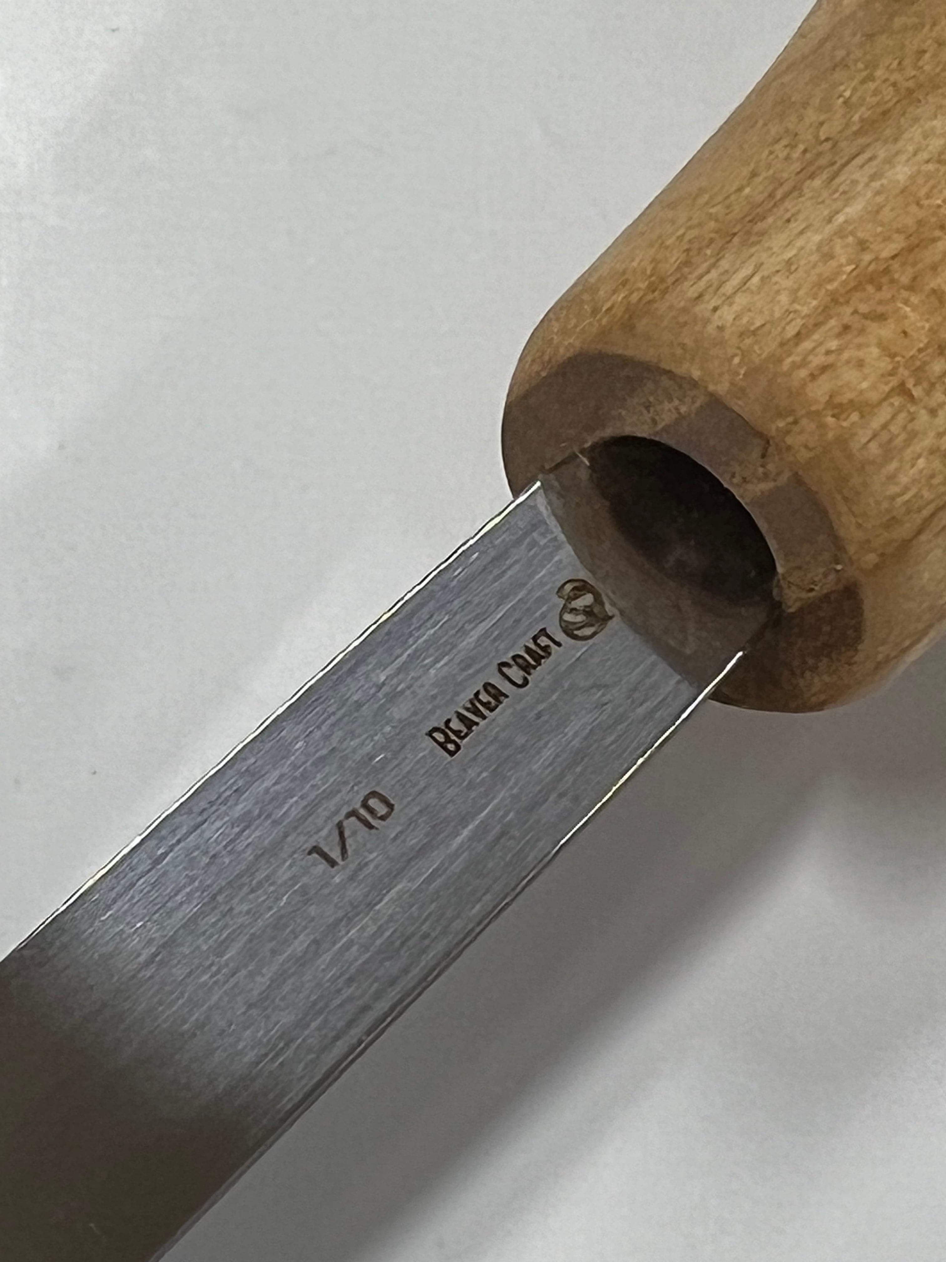 Formón de talla 75x10mm recto plano P1/10 con mango de bola