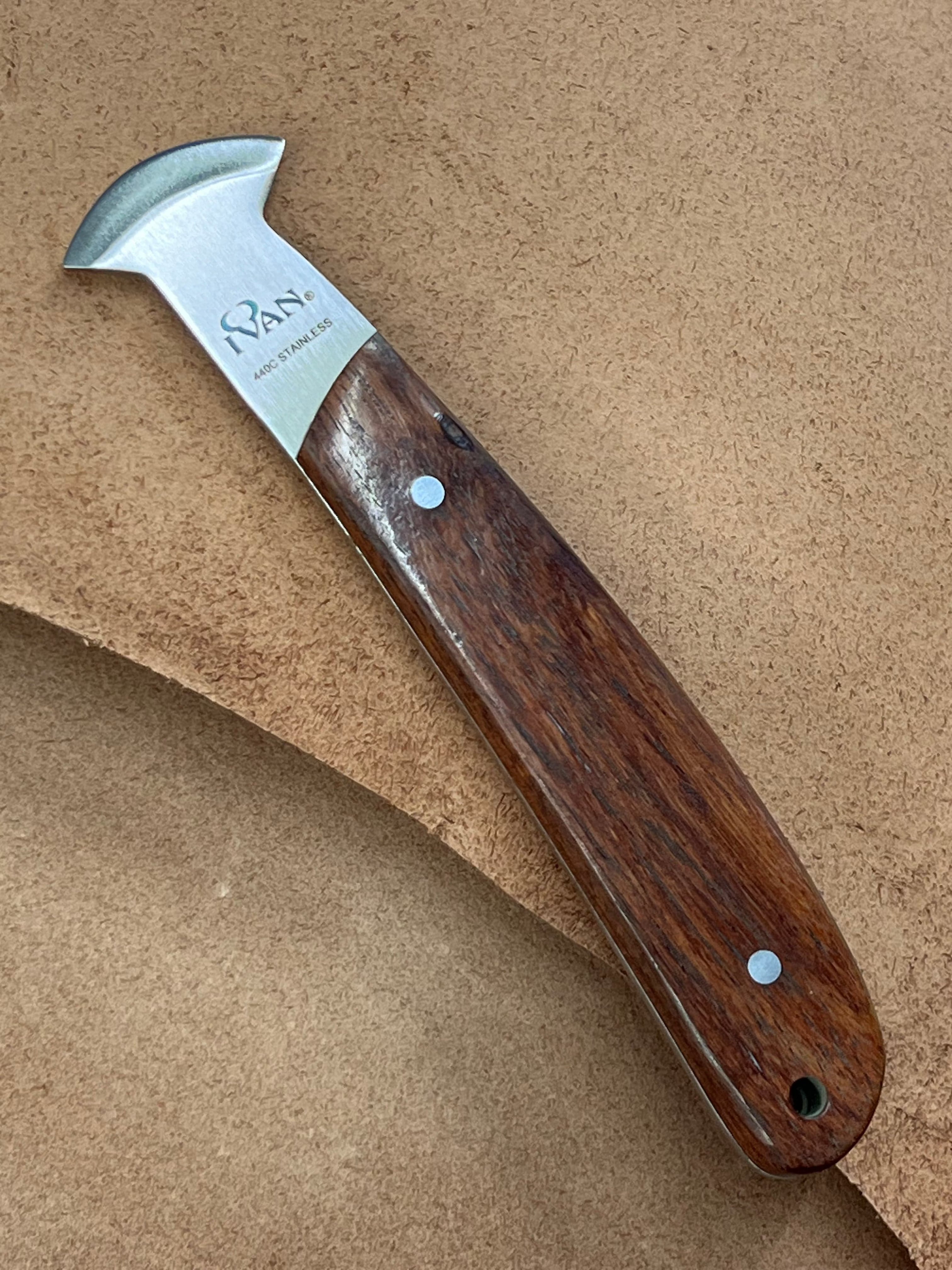 Cuchillo de cuero redondo de estilo francés