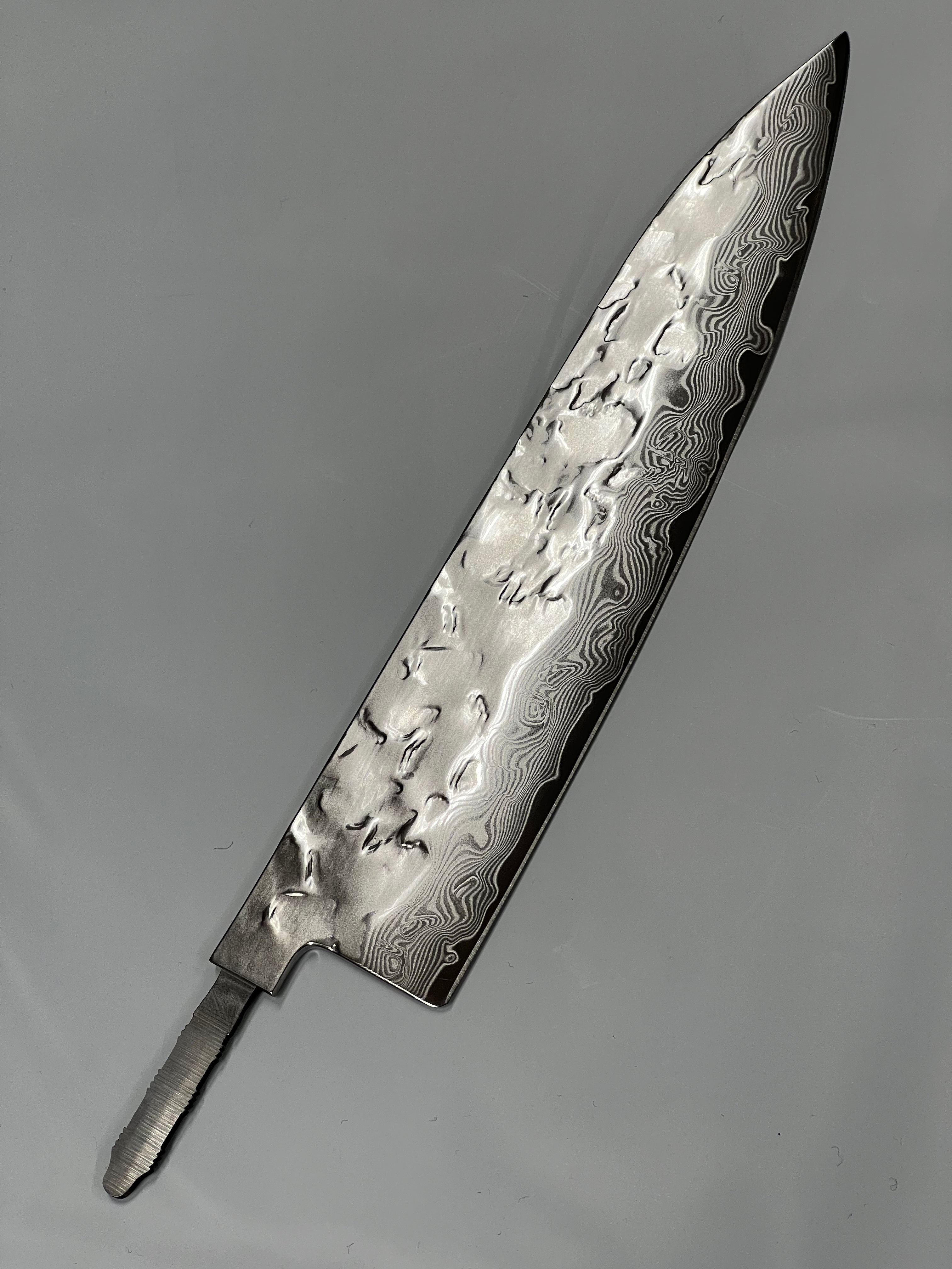 Cuchillo de chef 200mm VG-10 Pulido Brute de forge Damasco
