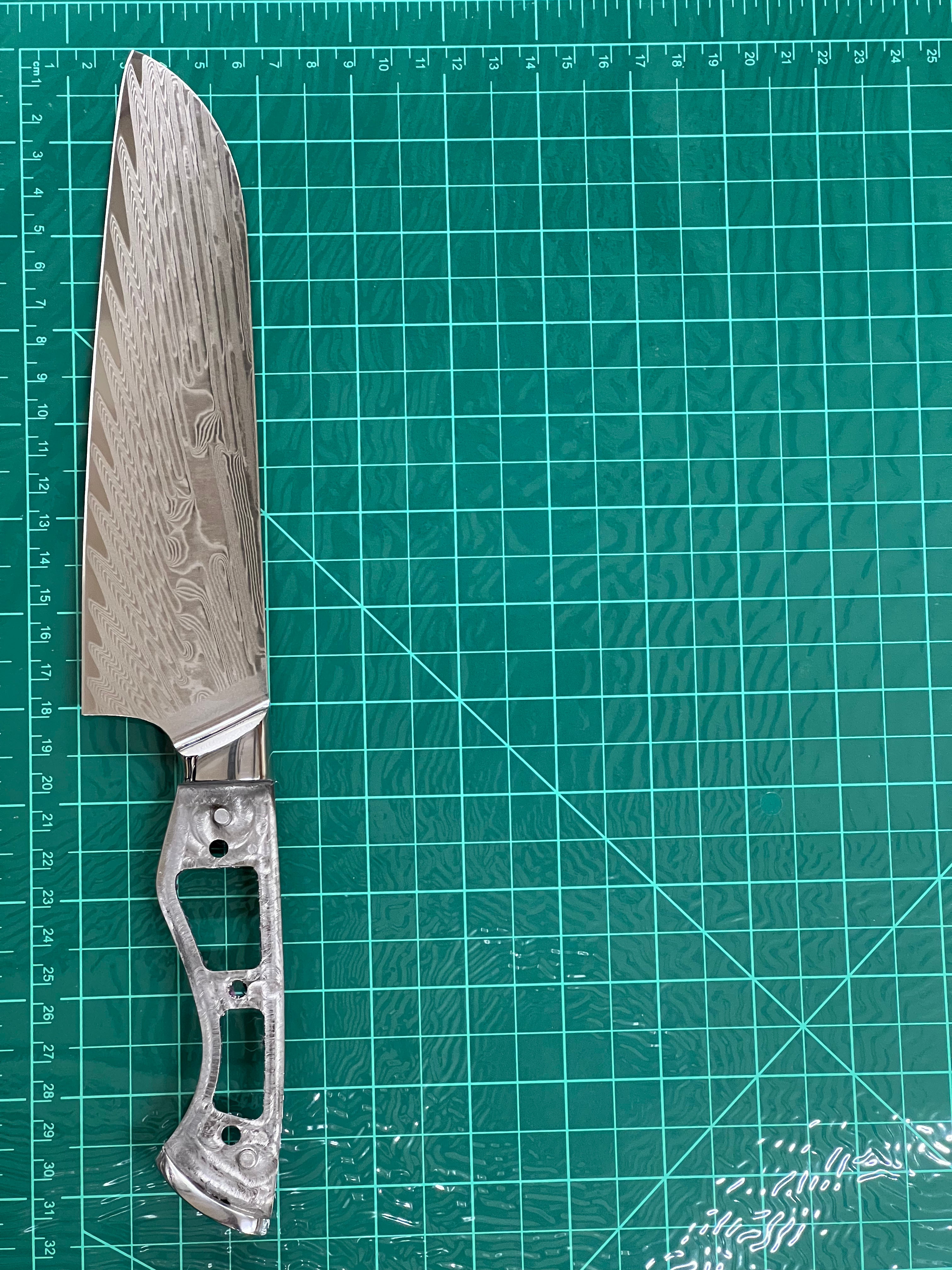 Santoku - Cuchillo de chef de damasco VG10 de 8" de espiga completa con virolas