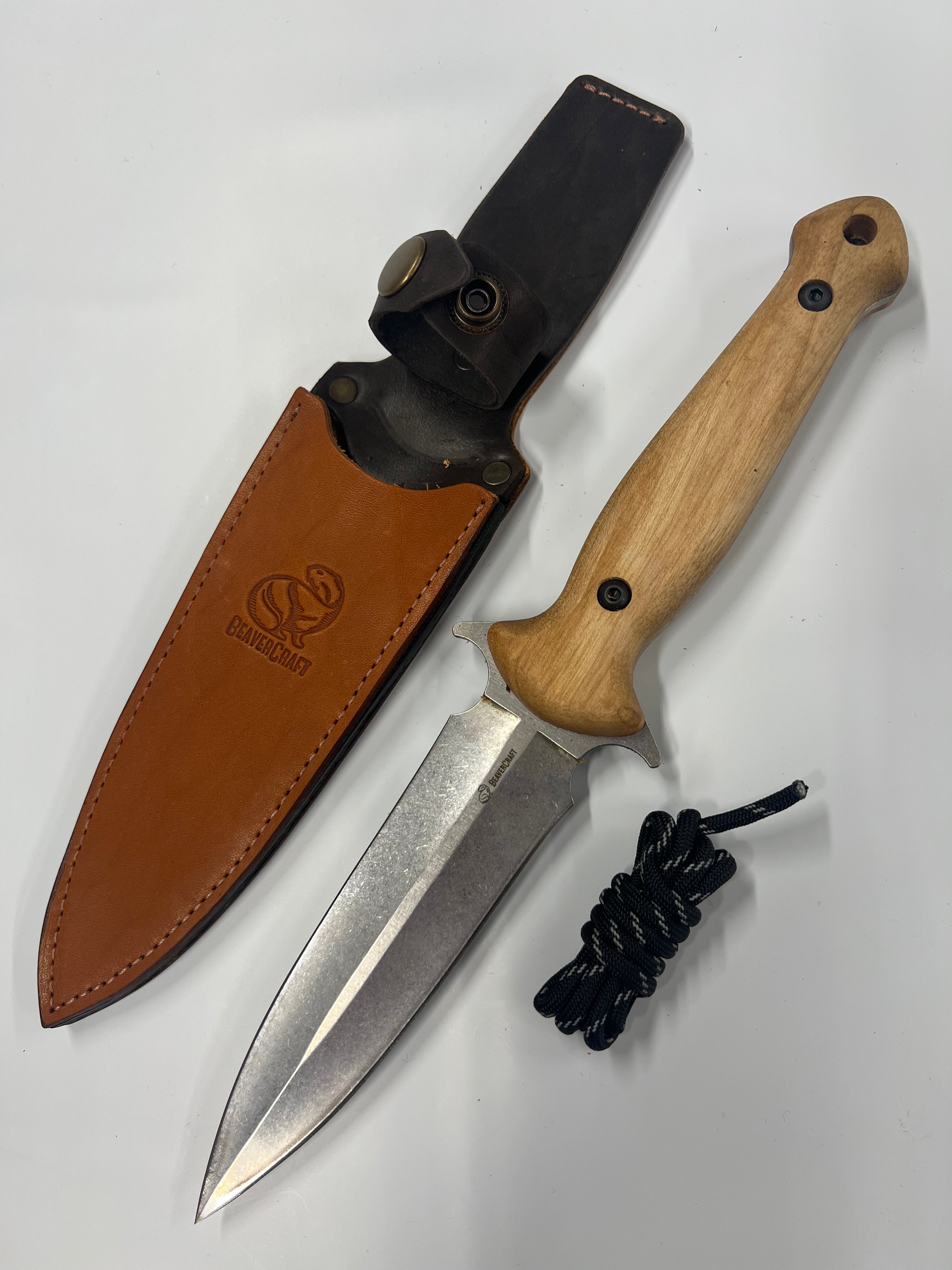 Cuchillo táctico Dagger TLK2 ucraniano con funda de cuero