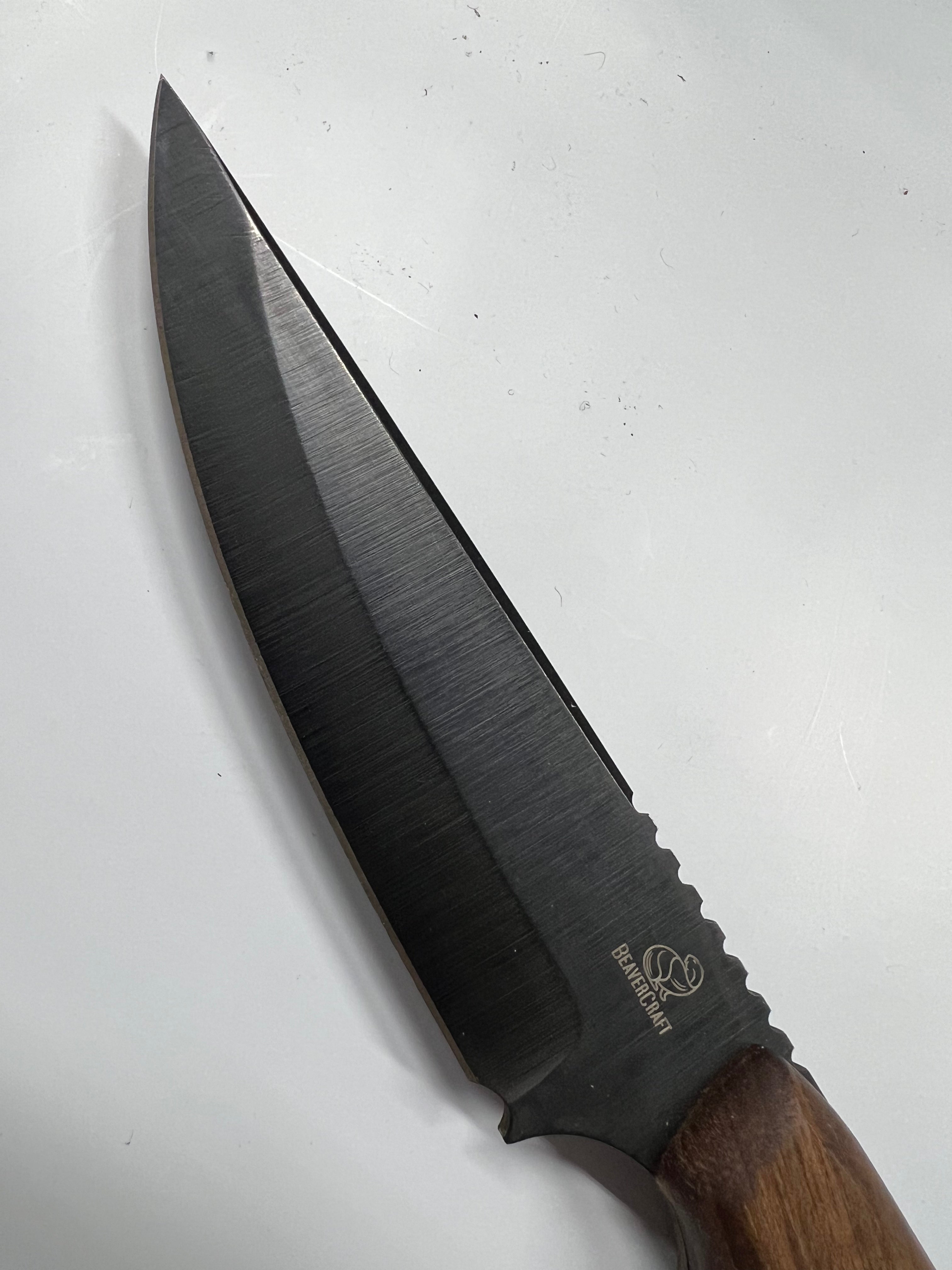 Cuchillo de caza ucraniano HGK6 con funda de cuero