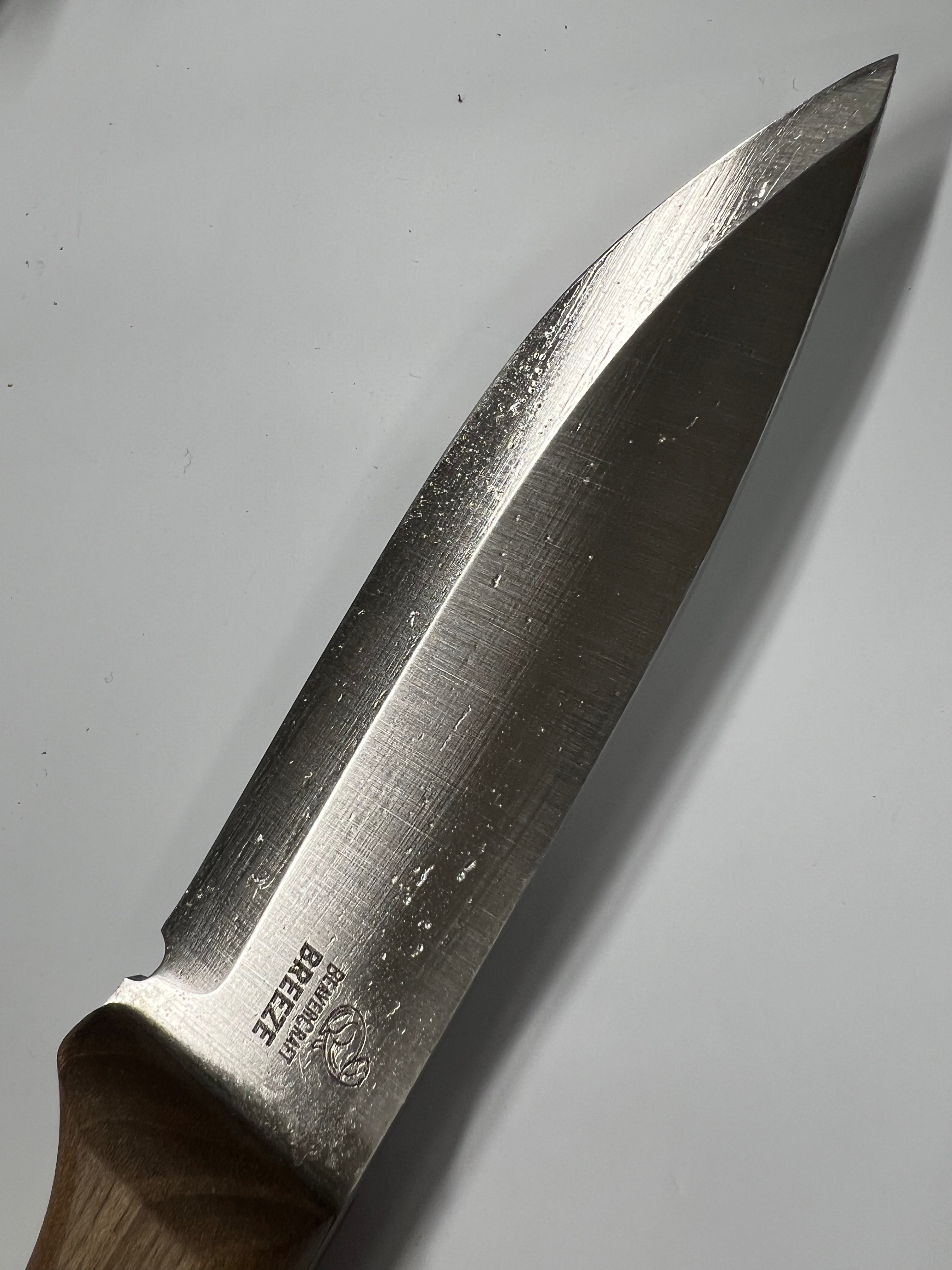 Cuchillo de bushcraft BSH6 con funda de cuero