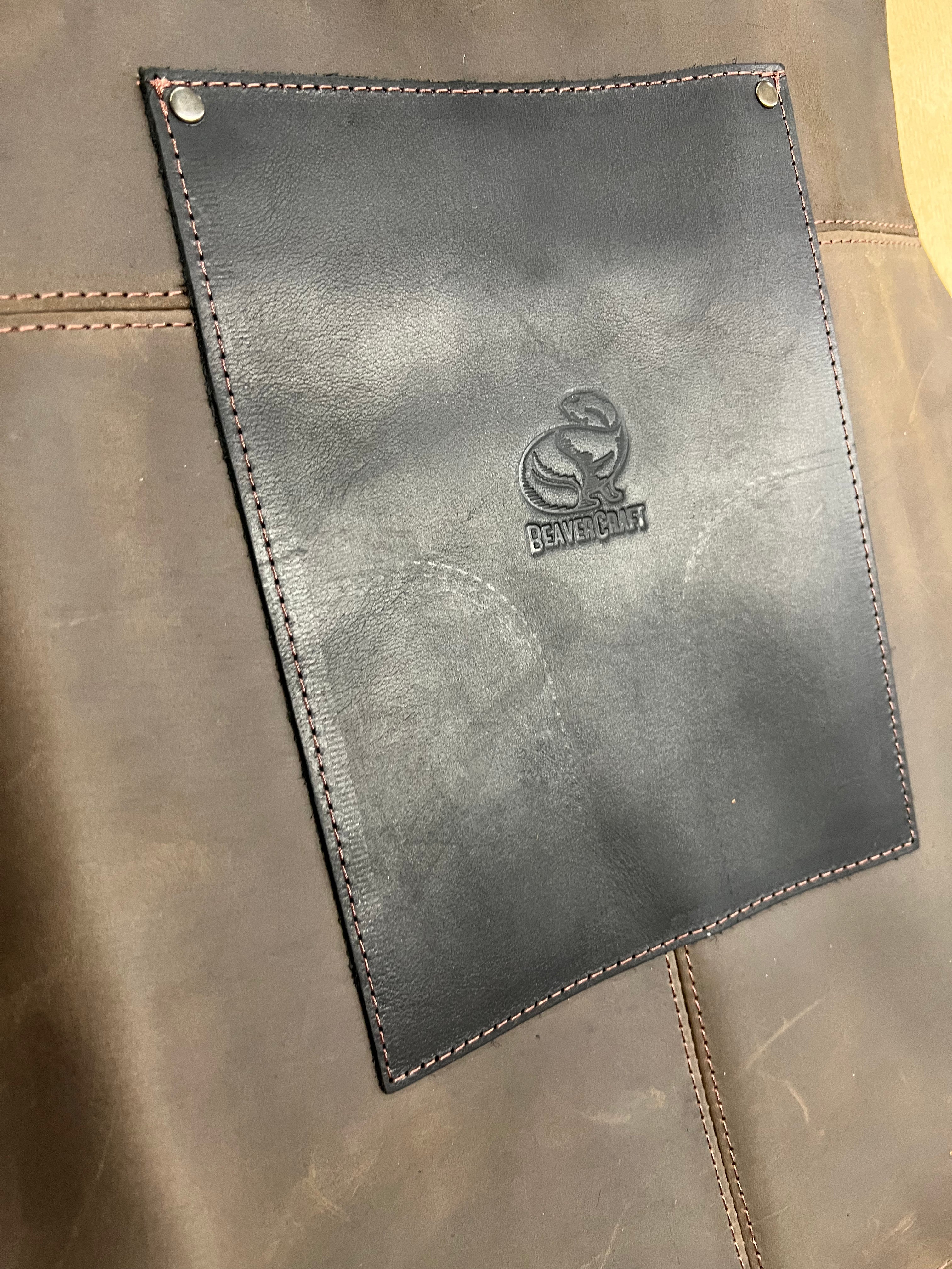 Delantal de cuero marrón ajustable AP3X