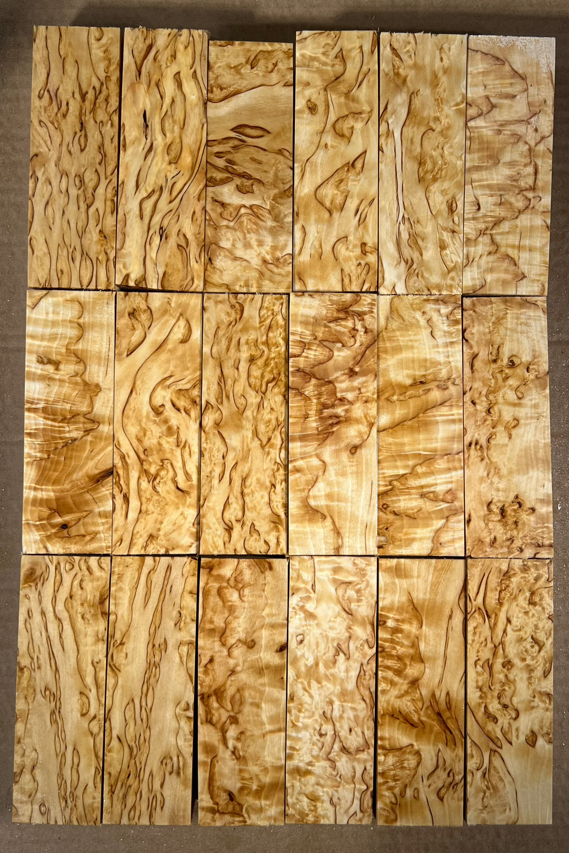 Abedul natural, abedul rizado (masur) aprox. 30x40x120