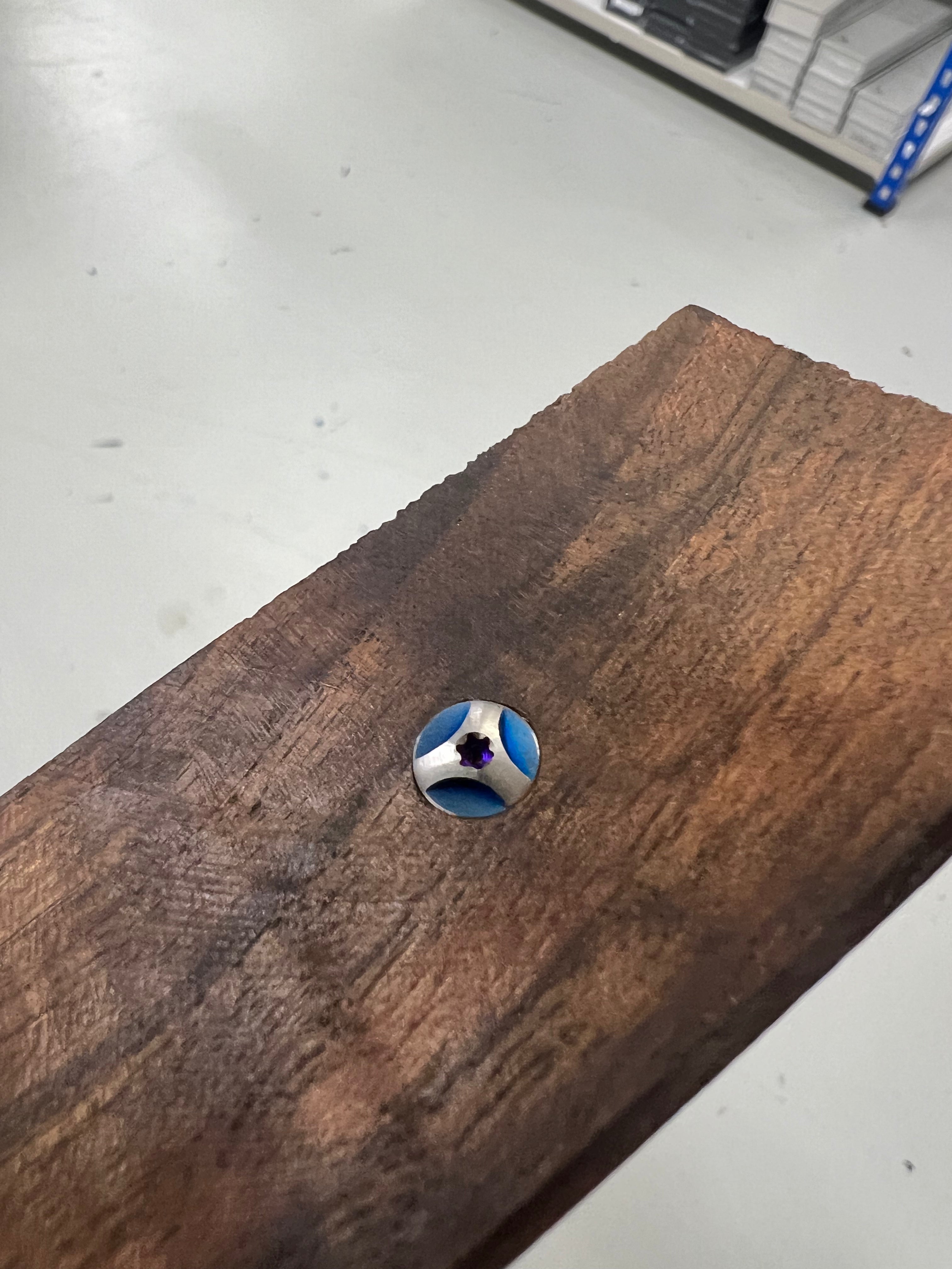 Tornillo para vástago - Tornillo azul fresado