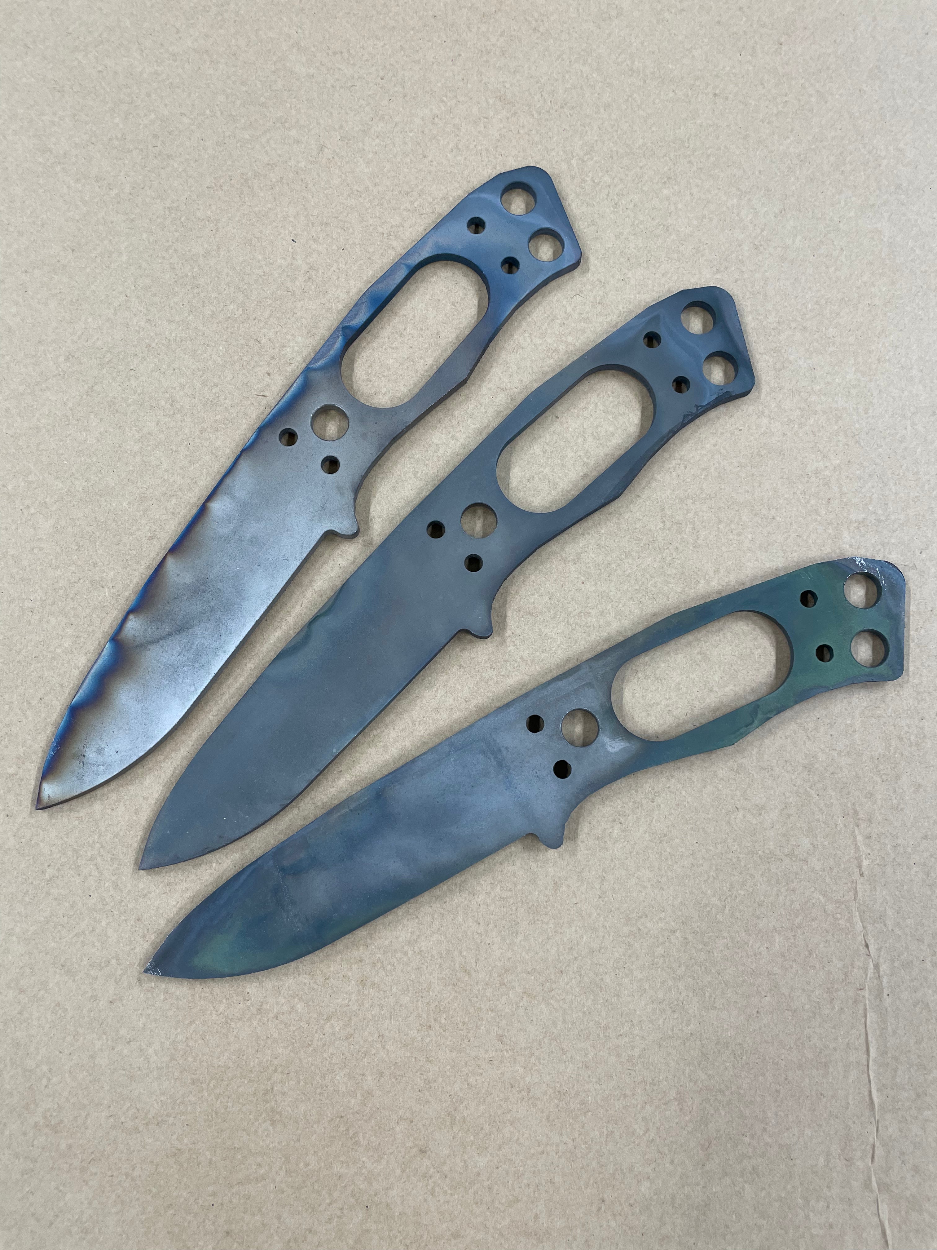 Hoja de cuchillo de acero inoxidable endurecido sin afilar (AEBL)