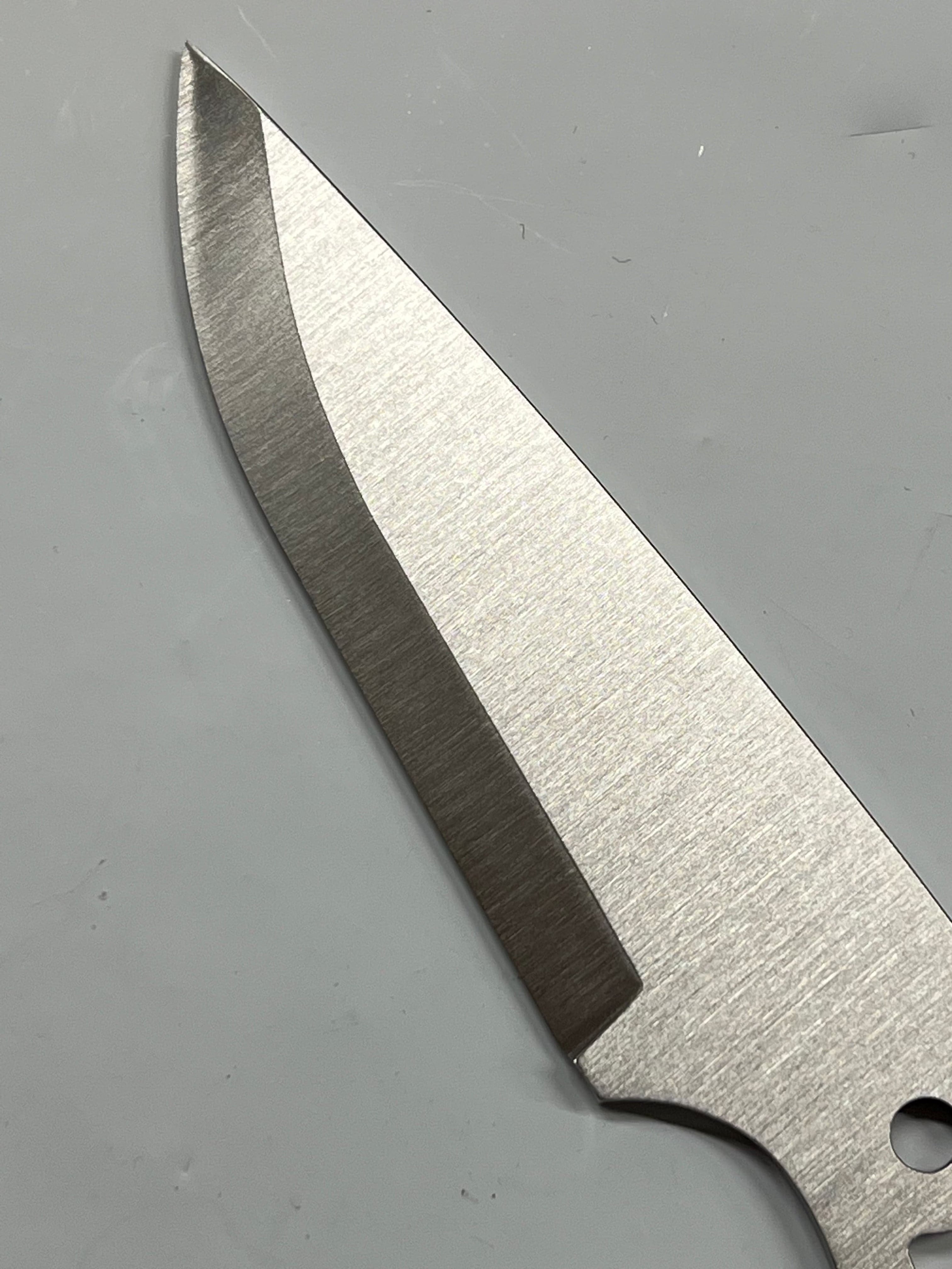 Hoja de cuchillo de acero inoxidable Brisa Bobtail 80