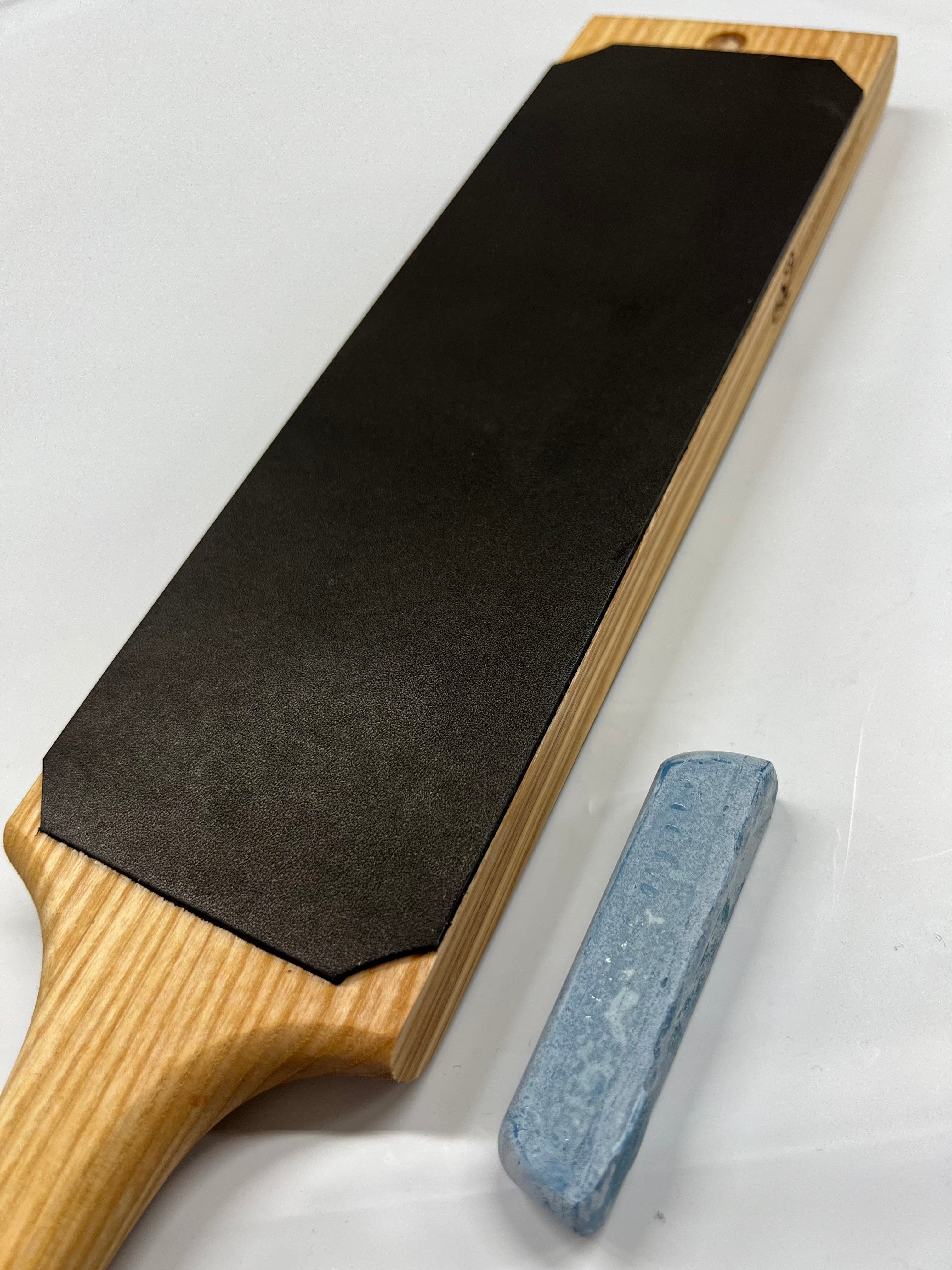 Asentador de cuero de doble cara 230x80 sobre madera de fresno con pasta de afilado LS1P1