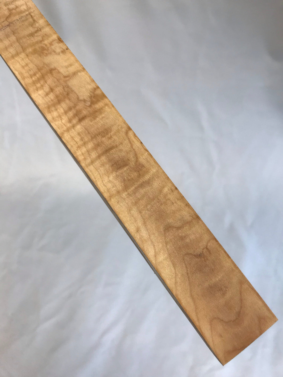 Arce flameado 45cm mango en bruto