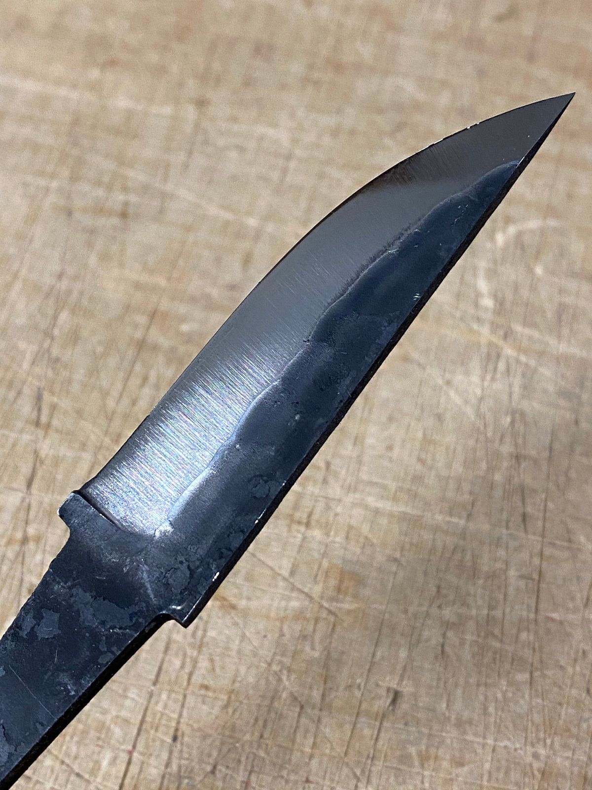 Hoja de cuchillo de 75 mm con acabado martillado