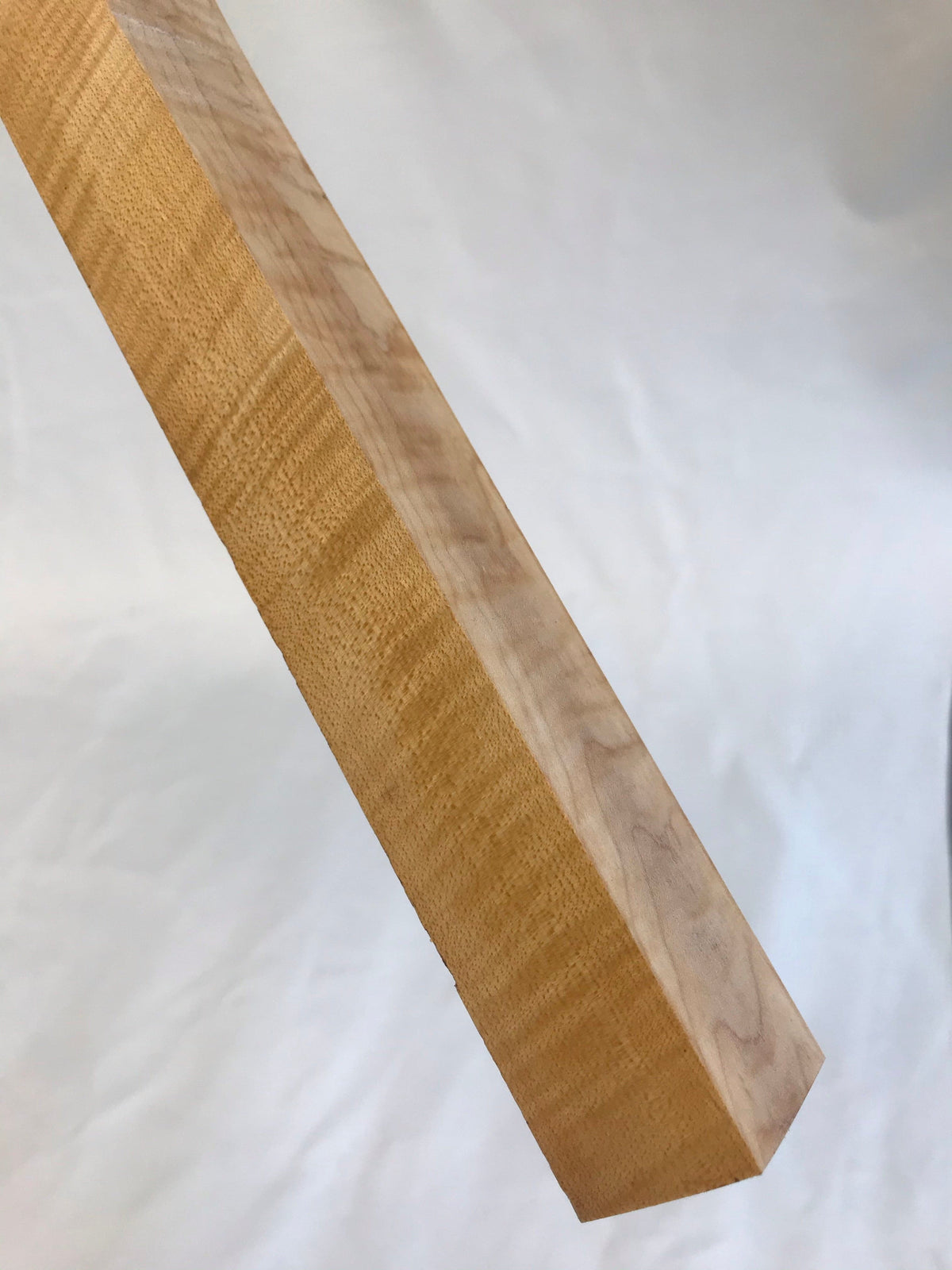 Arce flameado 45cm mango en bruto