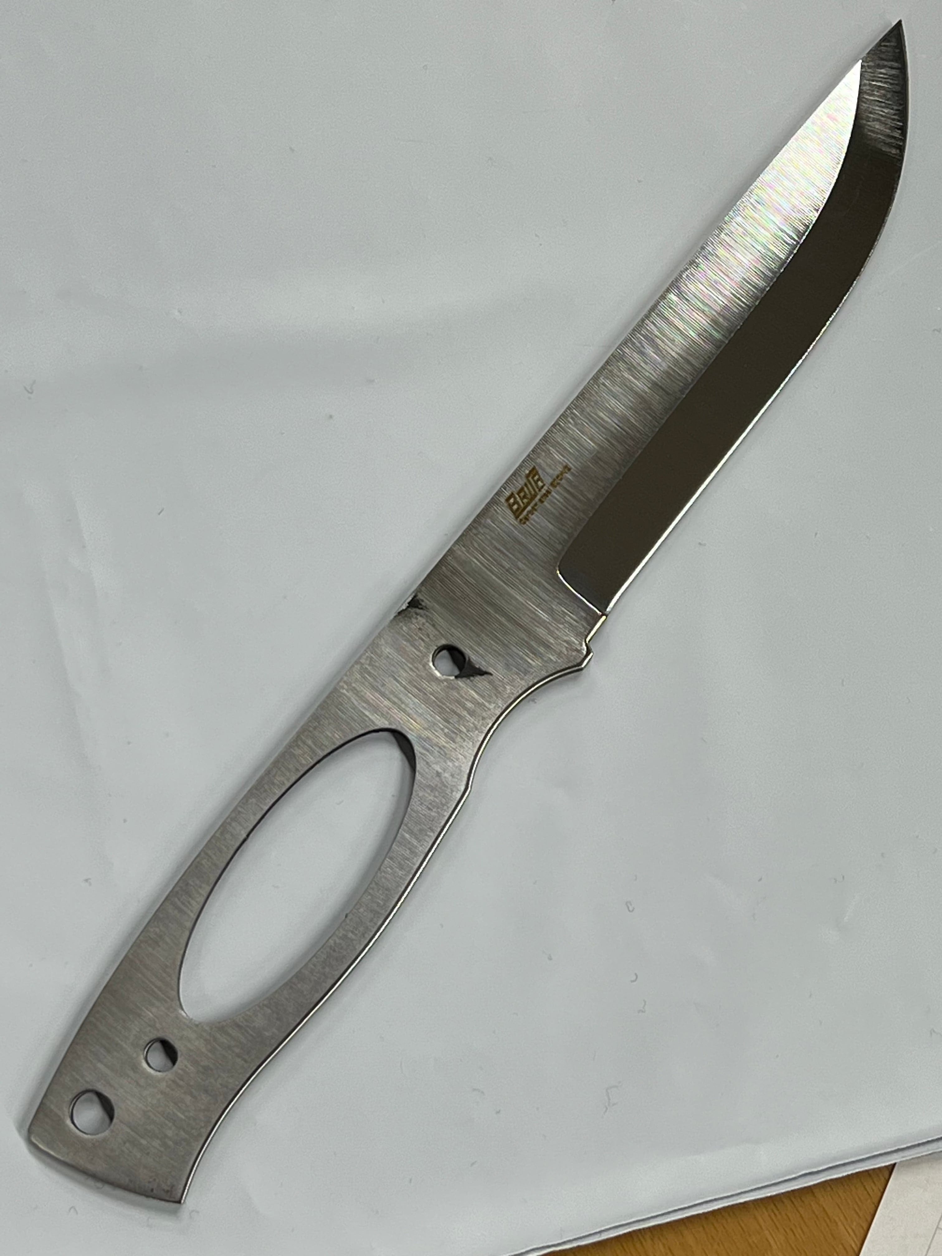 Hoja de cuchillo Brisa Trooper 115 Scandi de acero al carbono 80CrV2