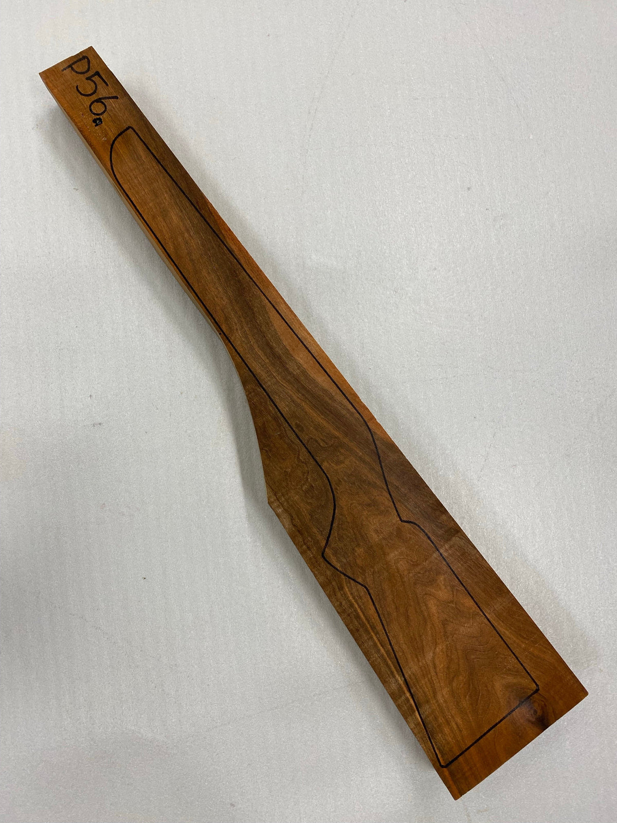 Culata de nogal turco grado 3 P-56