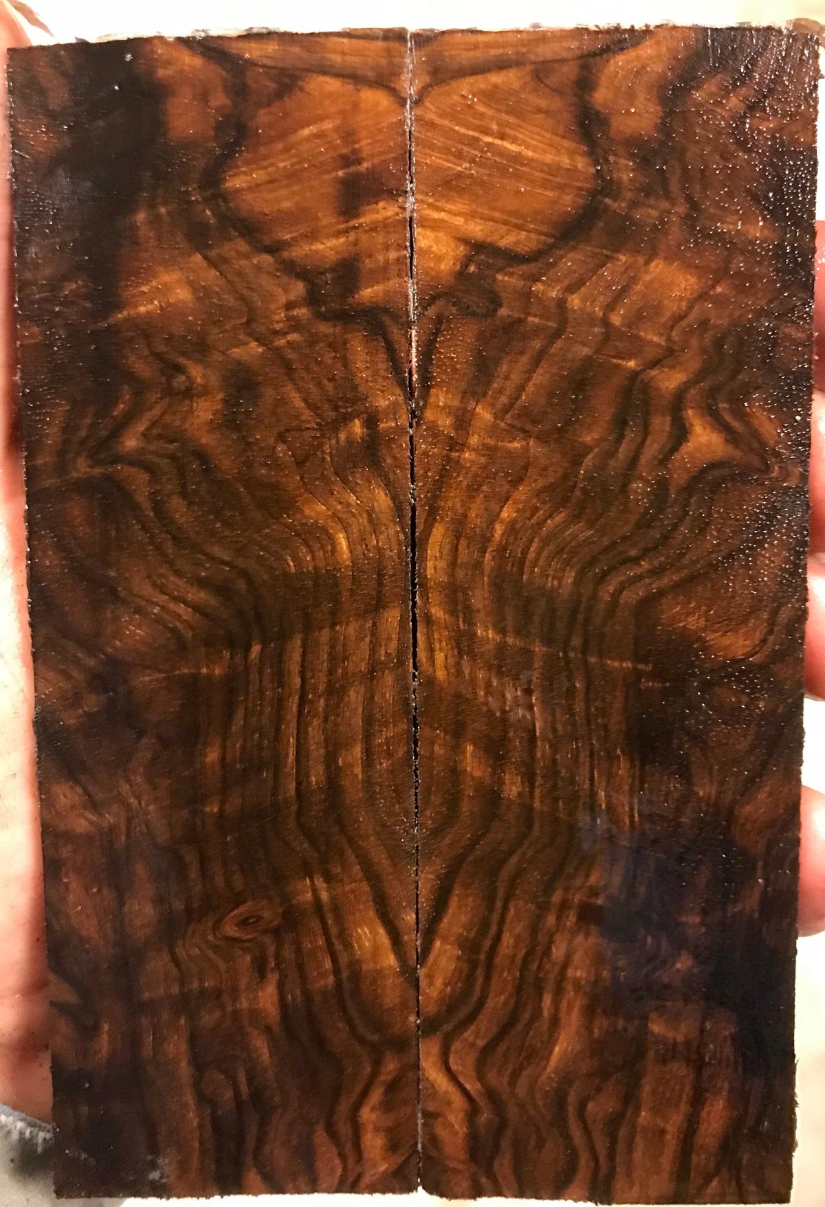 Pieza de madera para culata de nogal premium